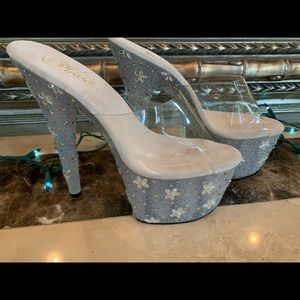 Gorgeous Bejeweled Rare Pleaser Heels Size 8